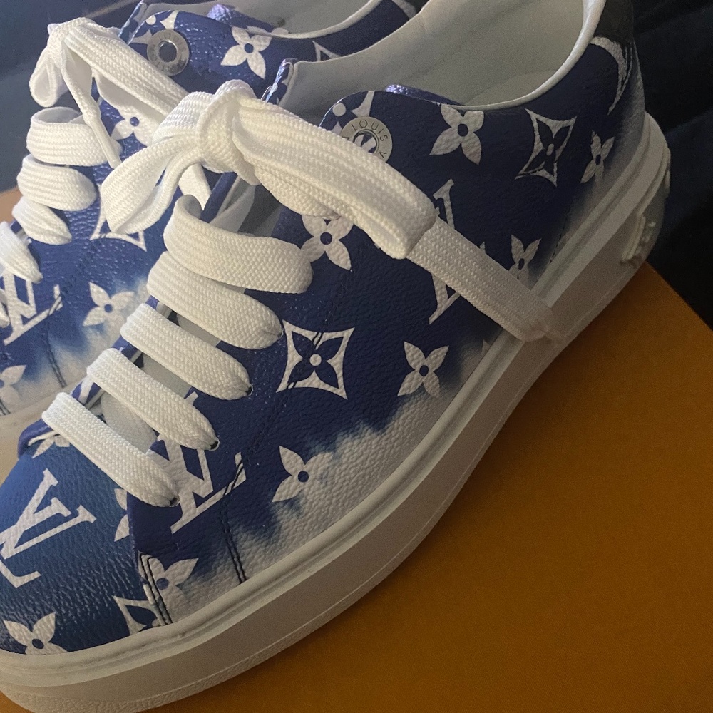 Authentic women’s LV shoes 💙🤍 - Picture 1 of 5